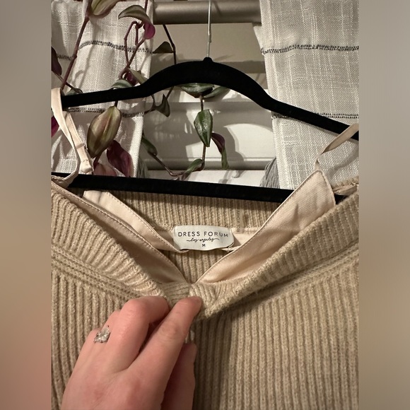 Boutique sweater - Picture 2 of 2